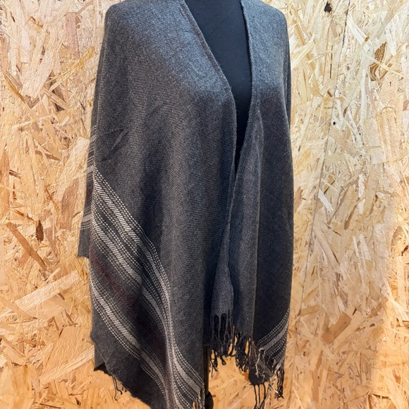 Roots Charcoal Knit Poncho - OS - Picture 3 of 8